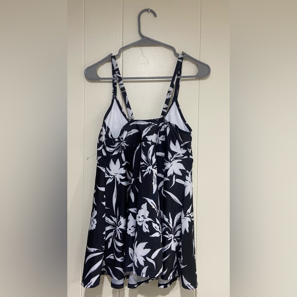 Woman’s Tankini Two-Piece Bathing Suit - Picture 2 of 9